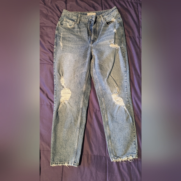 Distressed Women's Guess Jeans size US30 - Picture 1 of 3